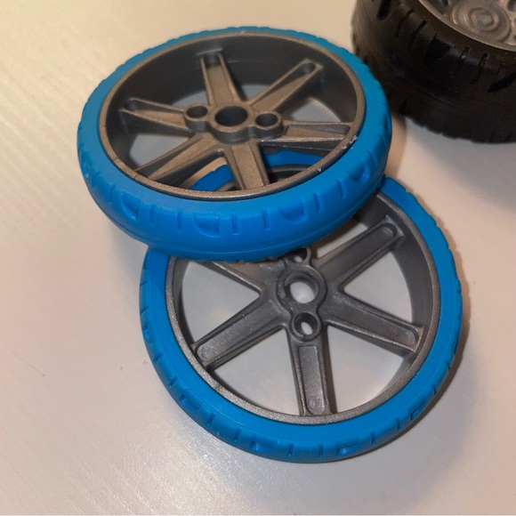 ⭐️FWP K’Nex Wheel Assortment- 17 Pieces - Picture 3 of 7